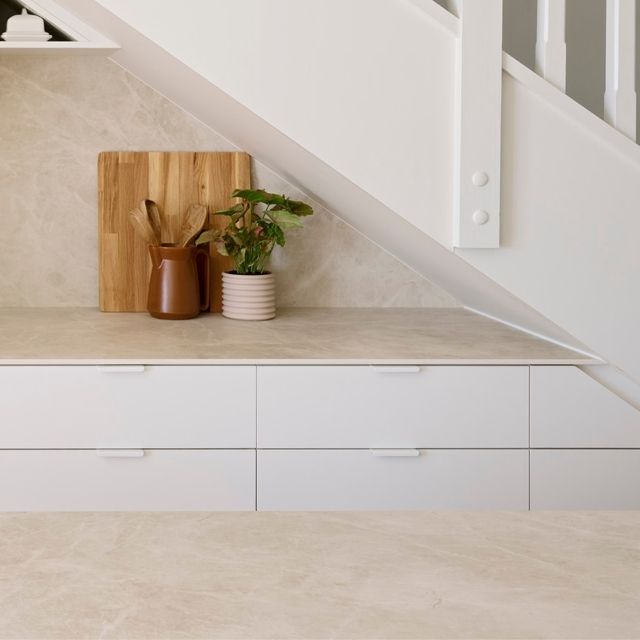 Castella Ledge Pull Matte White
