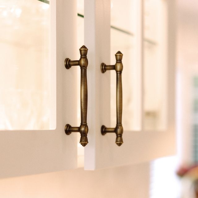 Lifestyle Castella Windsor 128mm Handle Antique Brass 150.128.03 - The Blue Space