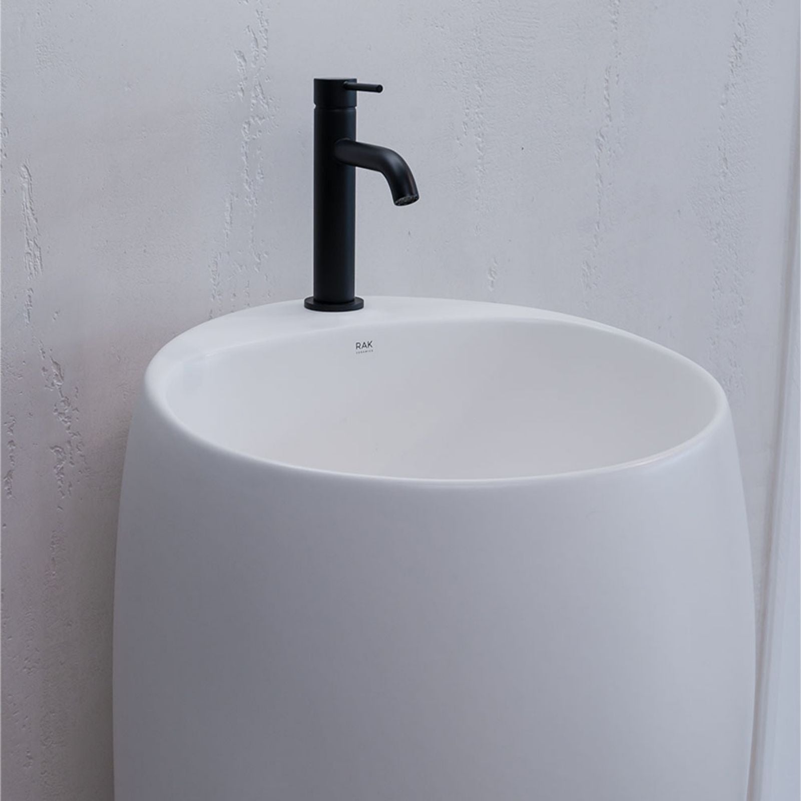 Lifestyle 3 Fienza Kaya Basin Mixer Matte Black 228103B-LF - The Blue Space