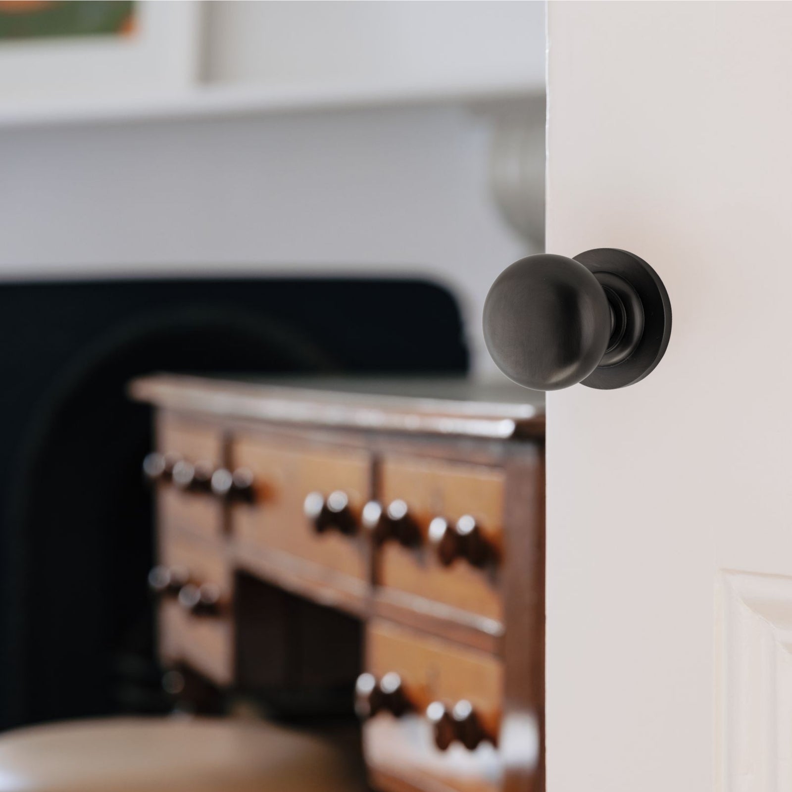 Lifestyle Iver Cambridge Knob Round Rose Privacy Kit with Separate Privacy Turn Signature Brass 0201KPRIV60 - The Blue Space