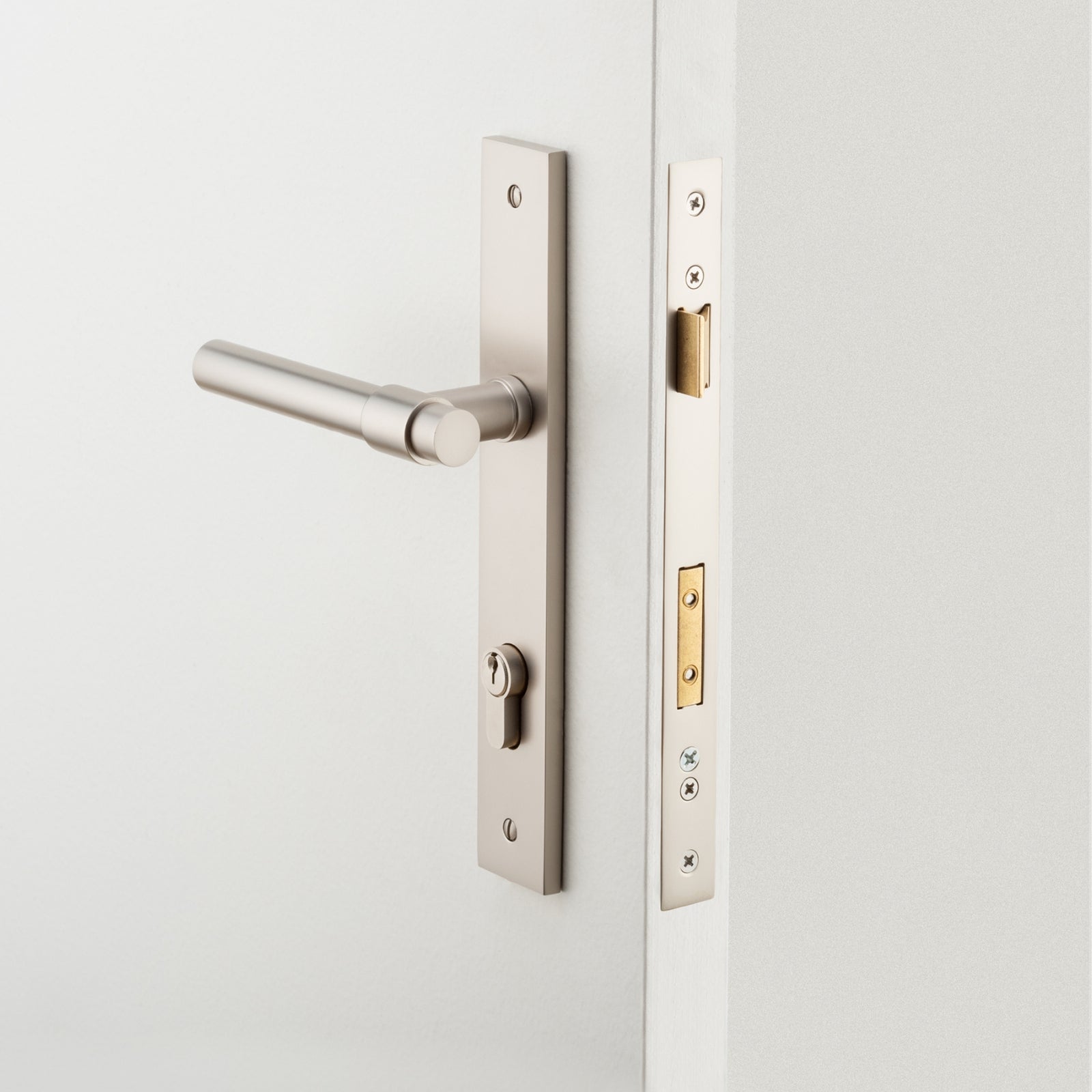 Project image Iver Helsinki Lever Rectangular Backplate Entrance Kit with High Security Lock Satin Nickel 14896KENTR60KT - The Blue Space