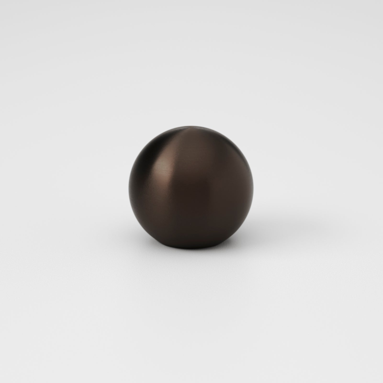 Detail Iver Puerto 32mm Cabinet Knob Signature Brass 24082 - The Blue Space