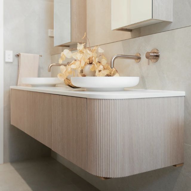 Meir Round Wall Mixer Short Pin Lever Champagne Full Kit
