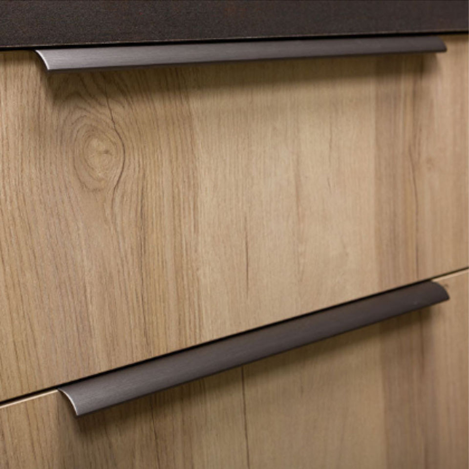 Momo Ona Lip Pull Handle Brushed Grey