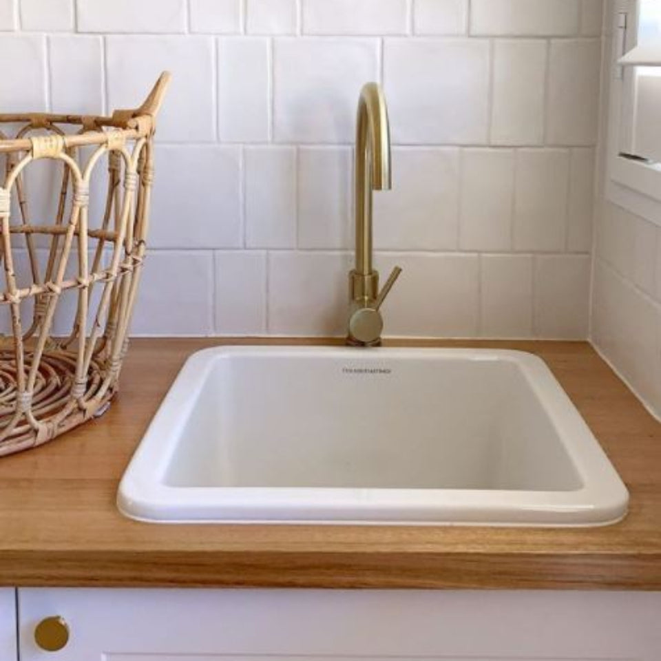 Turner Hastings Cuisine 46 x 46 Inset/Undermount Fine Fireclay Sink