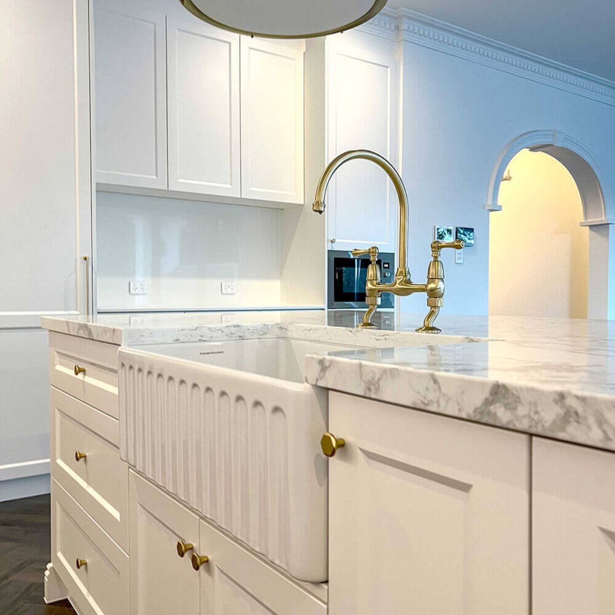 Lifestyle 10 Turner Hastings Novi 75 x 46 Fireclay Single Butler Sink, Universal Flat or Ribbed - Gloss White NO75FS - The Blue Space