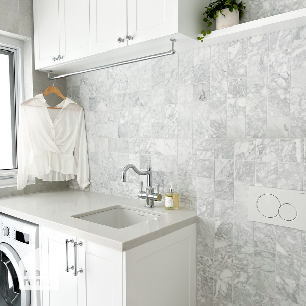 Turner Hastings Cuisine 46 x 46 Inset/Undermount Fine Fireclay Sink