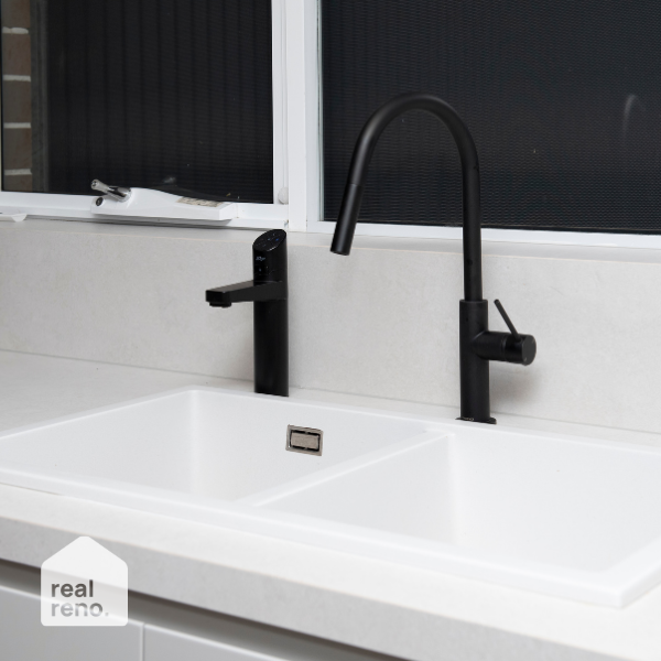 Phoenix Vivid Slimline Pull Out Sink Mixer Matte Black