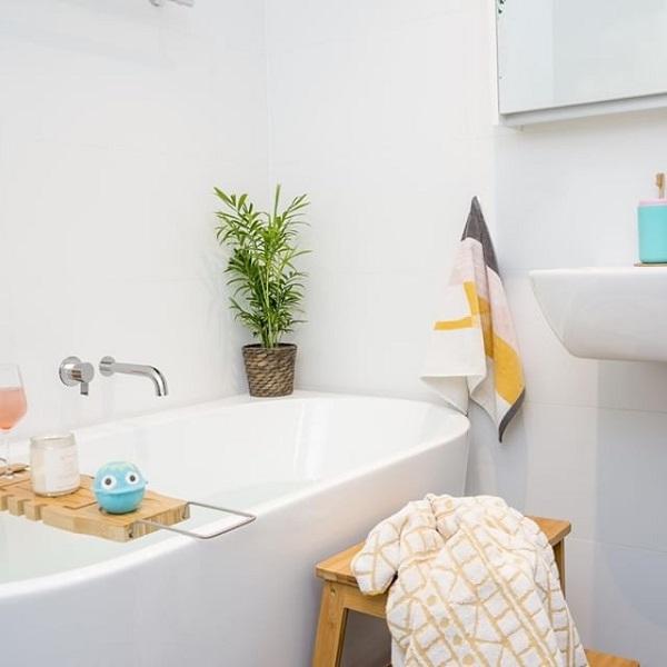 Clark Round Back To Wall Freestanding Bath 1400mm