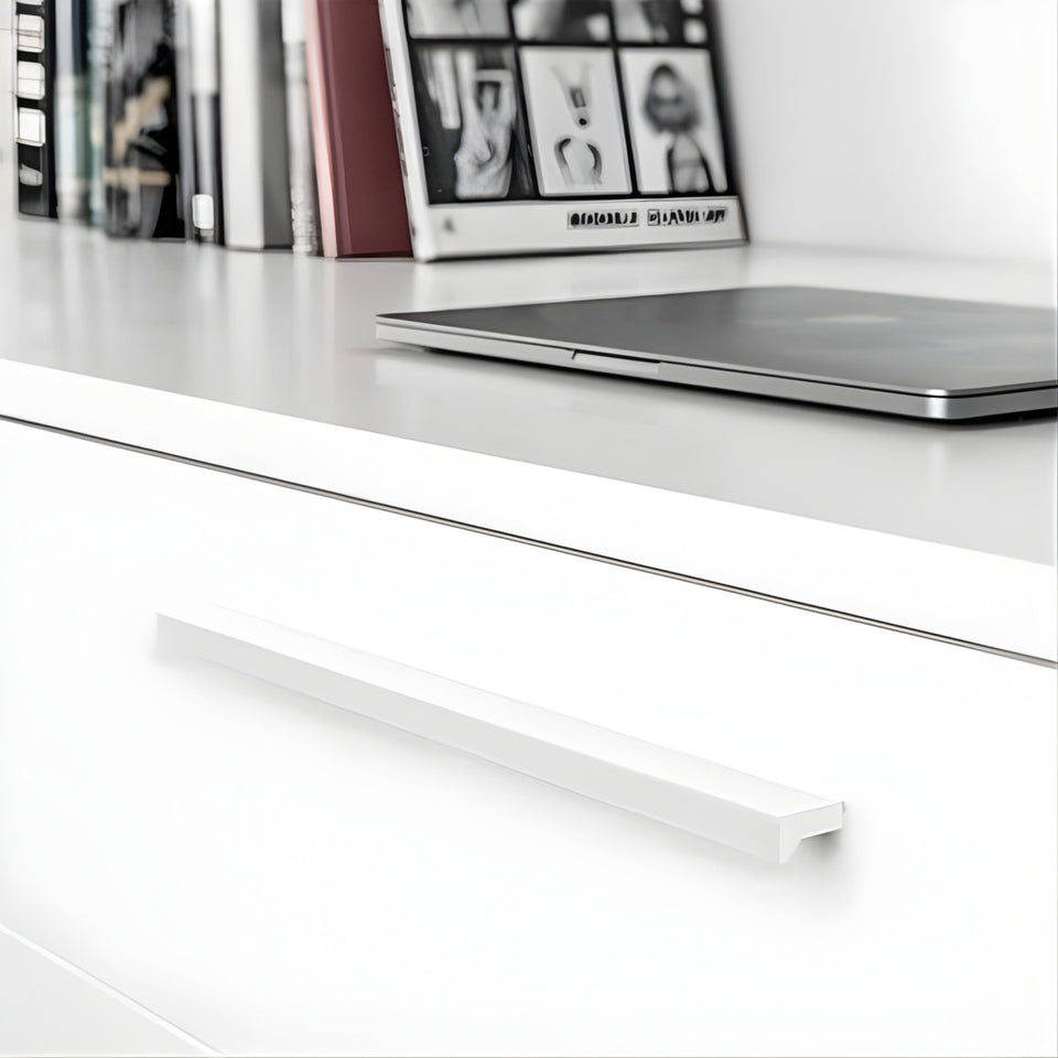 Momo Angle Pull Handle Matte White
