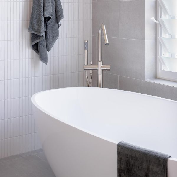 Meir Pinless Round Freestanding Bath Spout and Hand Shower Brushed Nickel