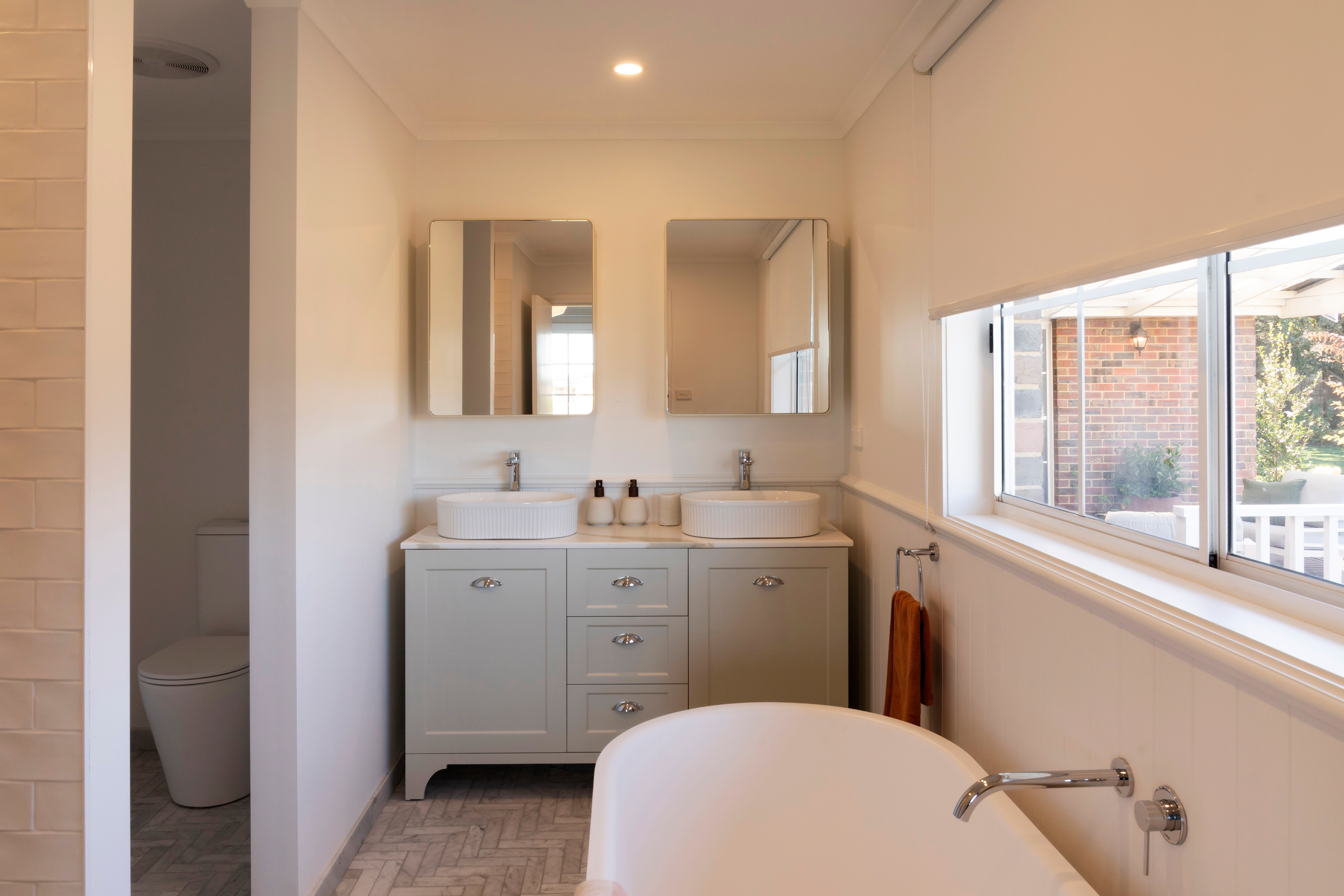 Selling Houses Australia: Gisborne Ensuite Reveal