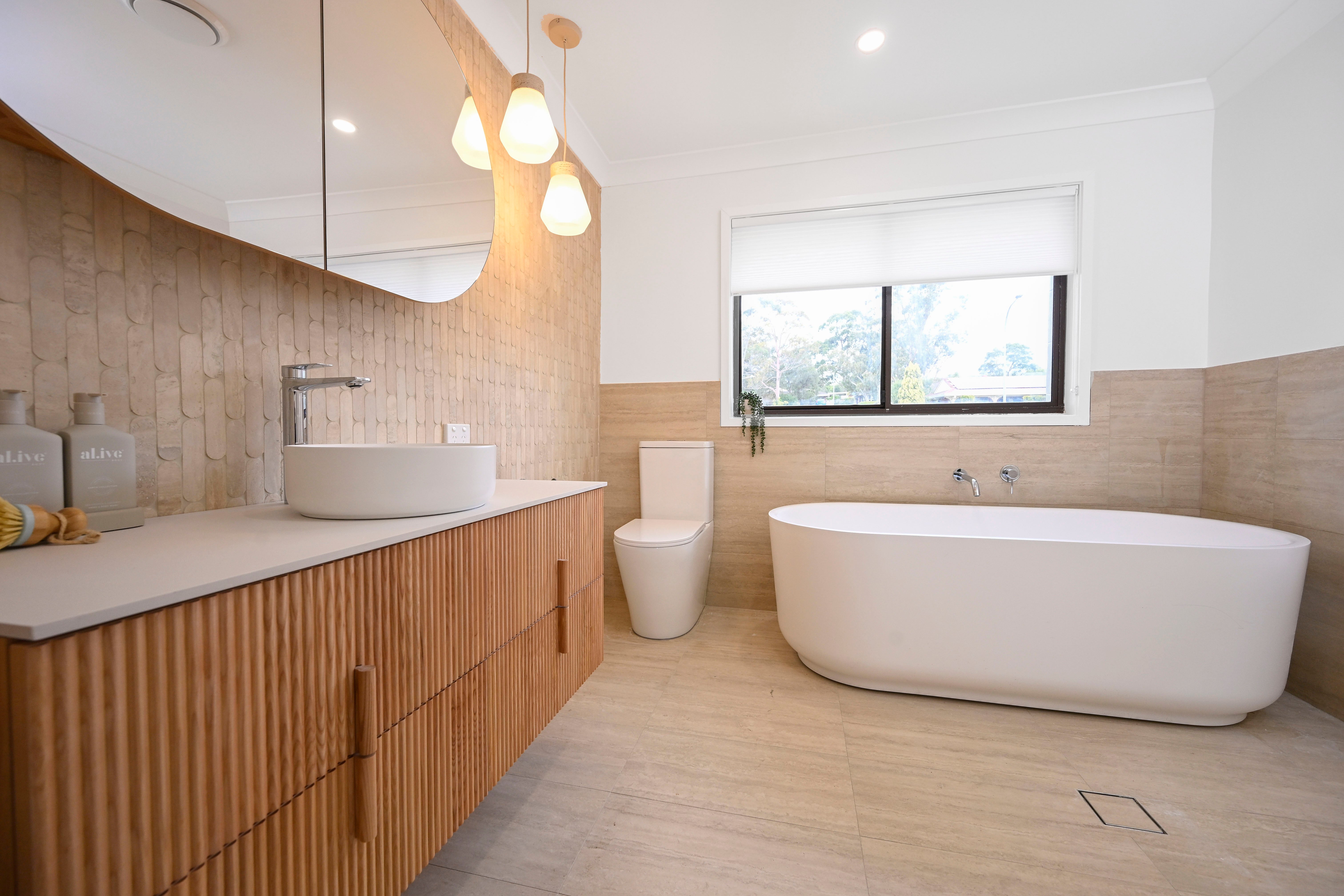 Selling Houses Australia: Yarrawarrah Bathroom Reveal