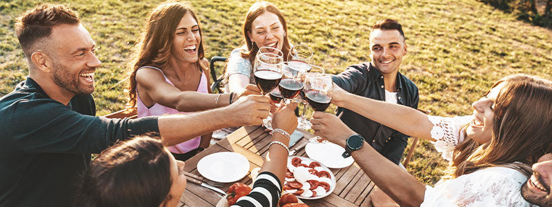 How to Set Up Your Outdoor Area for Christmas Entertaining