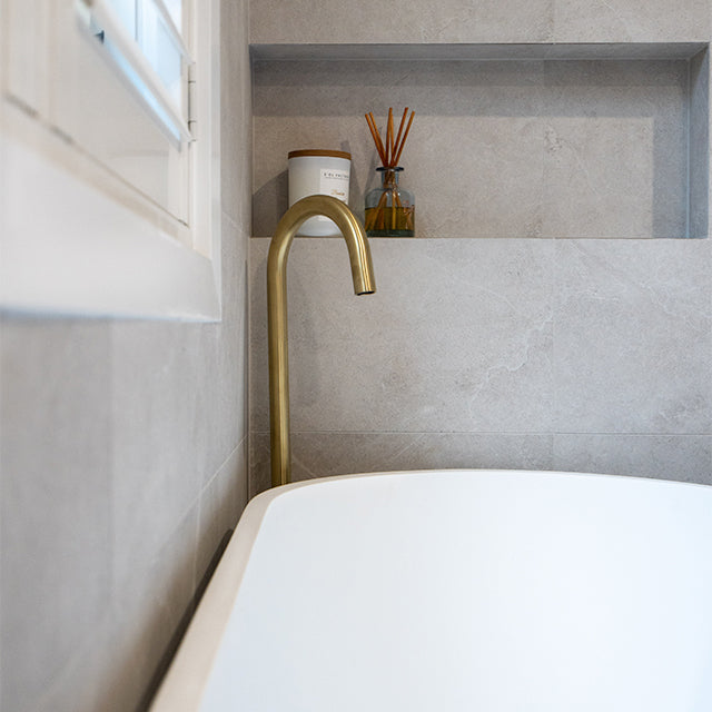 Fienza Nero 1400mm Matte White Stone Bath