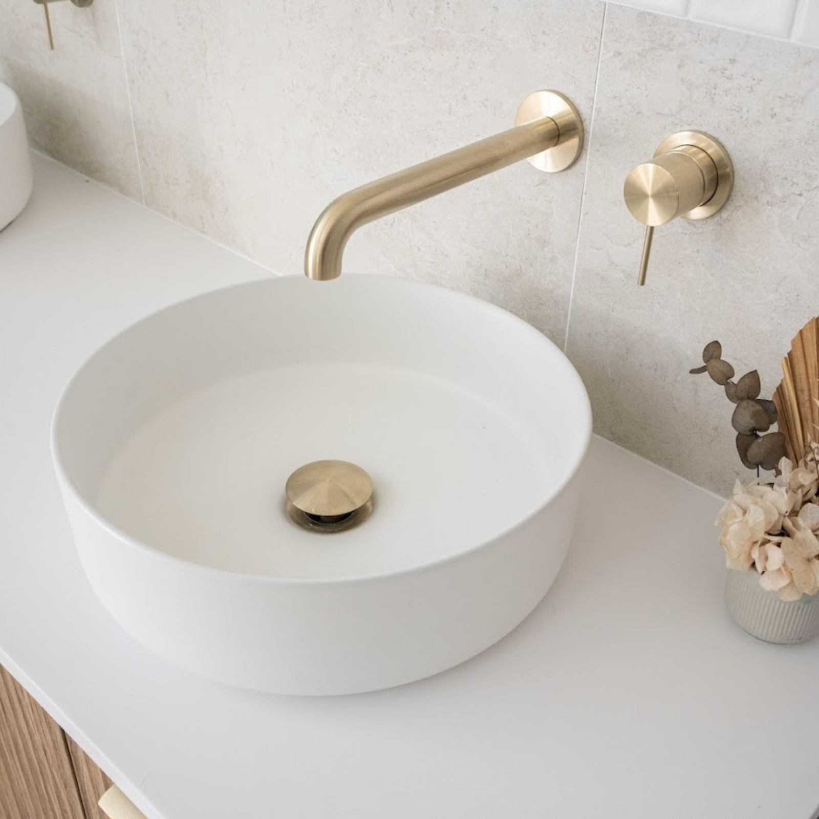 {"type":"root","children":[{"type":"paragraph","children":[{"type":"text","value":"Brushed Brass Tapware for a Luxe Finish"}]}]}