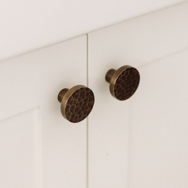 Lifestyle Castella Bexhill 38mm Hammered Knob Aged Brass 801.038.46 - The Blue Space