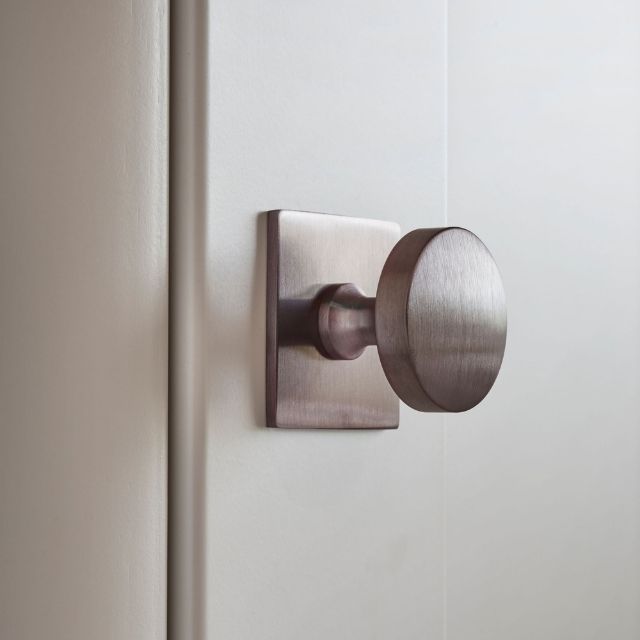 Castella Hastings 38mm Knob on Backplate Satin Nickel