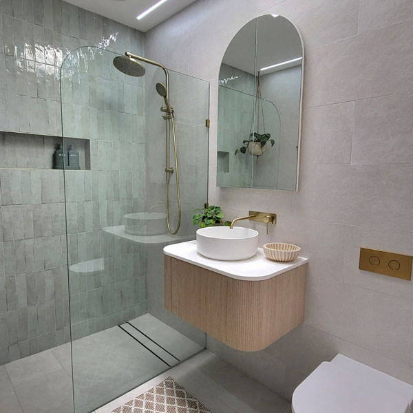 4. The space enhancing benefits of a frameless shower screen