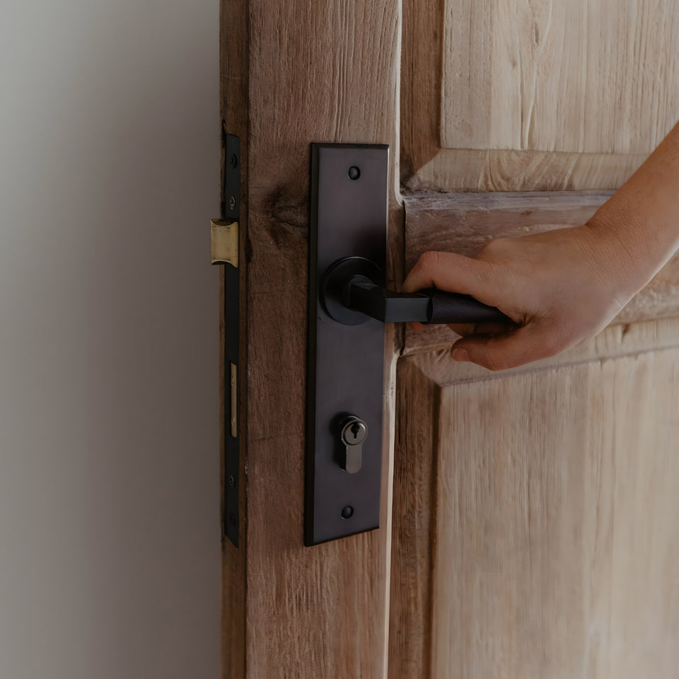 Iver Brunswick Lever Rectangular Backplate Entrance Kit with High Security Lock Matte Black