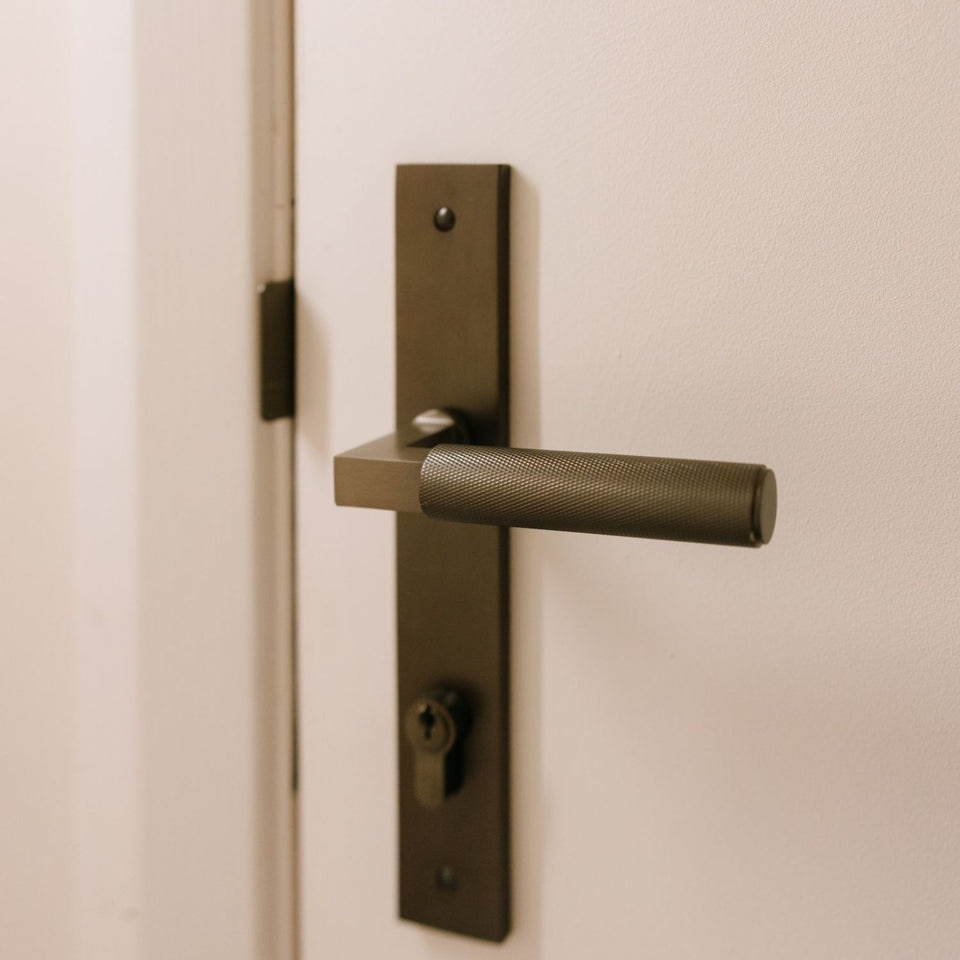 Iver Brunswick Lever Rectangular Backplate Entrance Kit with High Security Lock Signature Brass