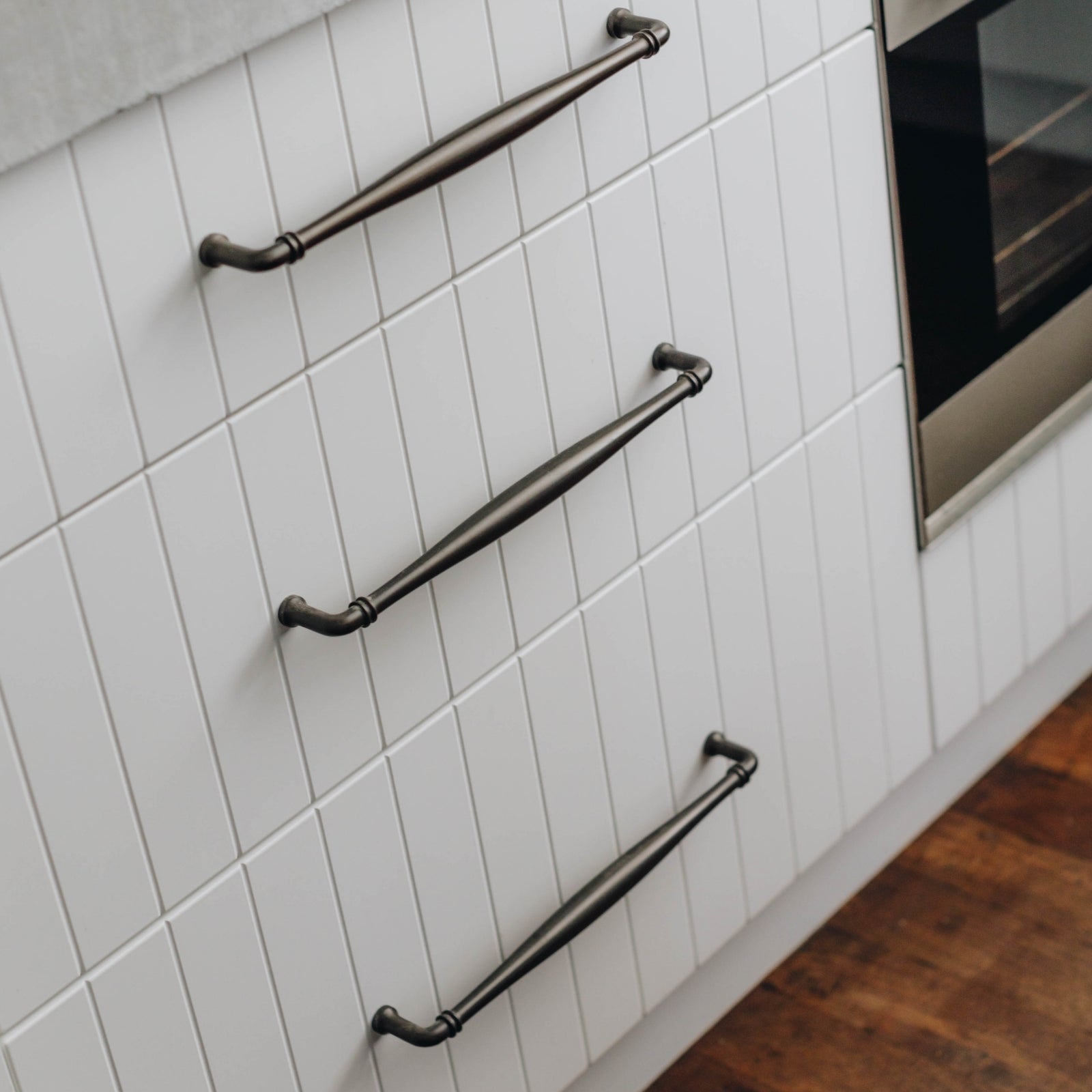 Lifestyle1 Iver Sarlat 256mm Cabinet Pull Handle Signature Brass 21081 - The Blue Space