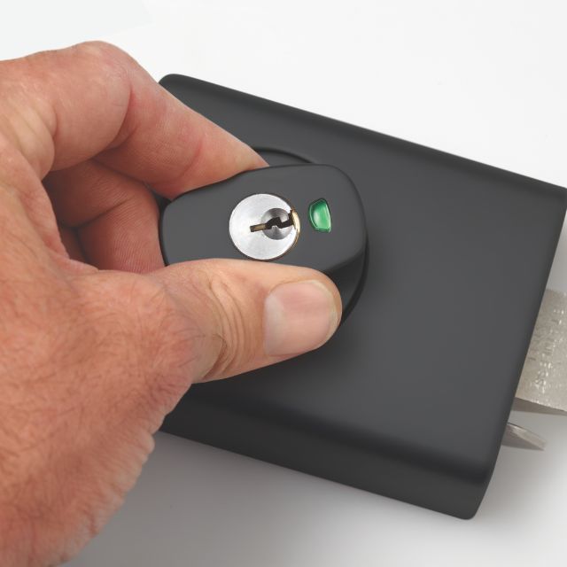 With Hand Lockwood 001 Double Cylinder Deadlatch Knob with Open In Strike Matte Black 001-1K1MBKDP - The Blue Space