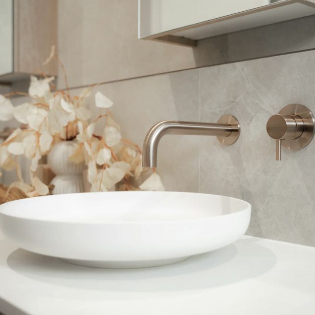 Meir Round Wall Mixer Short Pin Lever Champagne Full Kit