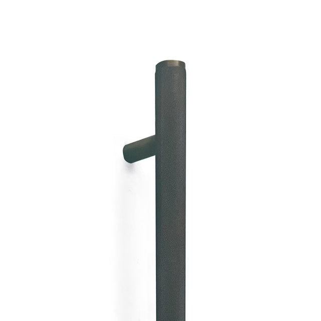 Momo Bellevue Knurled Door Pull 496mm Bronze