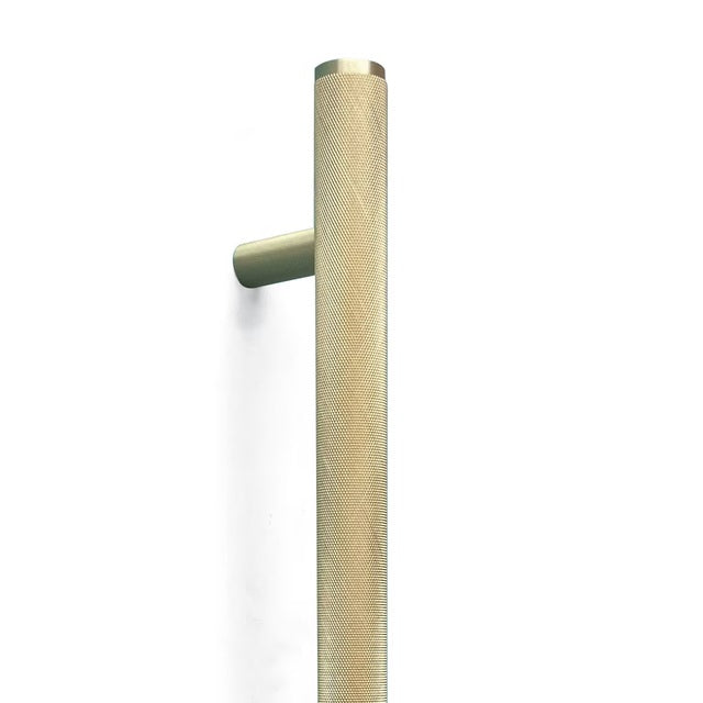 Momo Bellevue Knurled Door Pull Handle 600mm Brushed Satin Brass