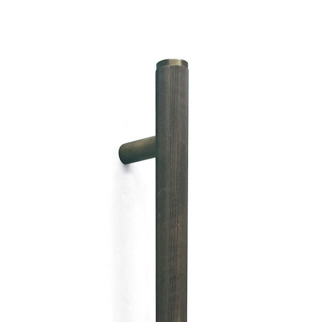 Momo Bellevue Lined Door Pull 496mm Bronze