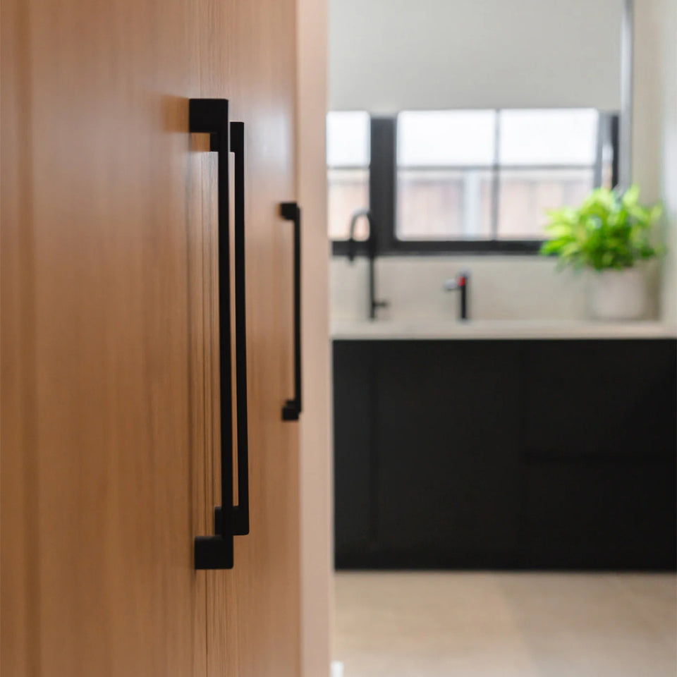 Momo Handles Livorno D Handle Matte Black