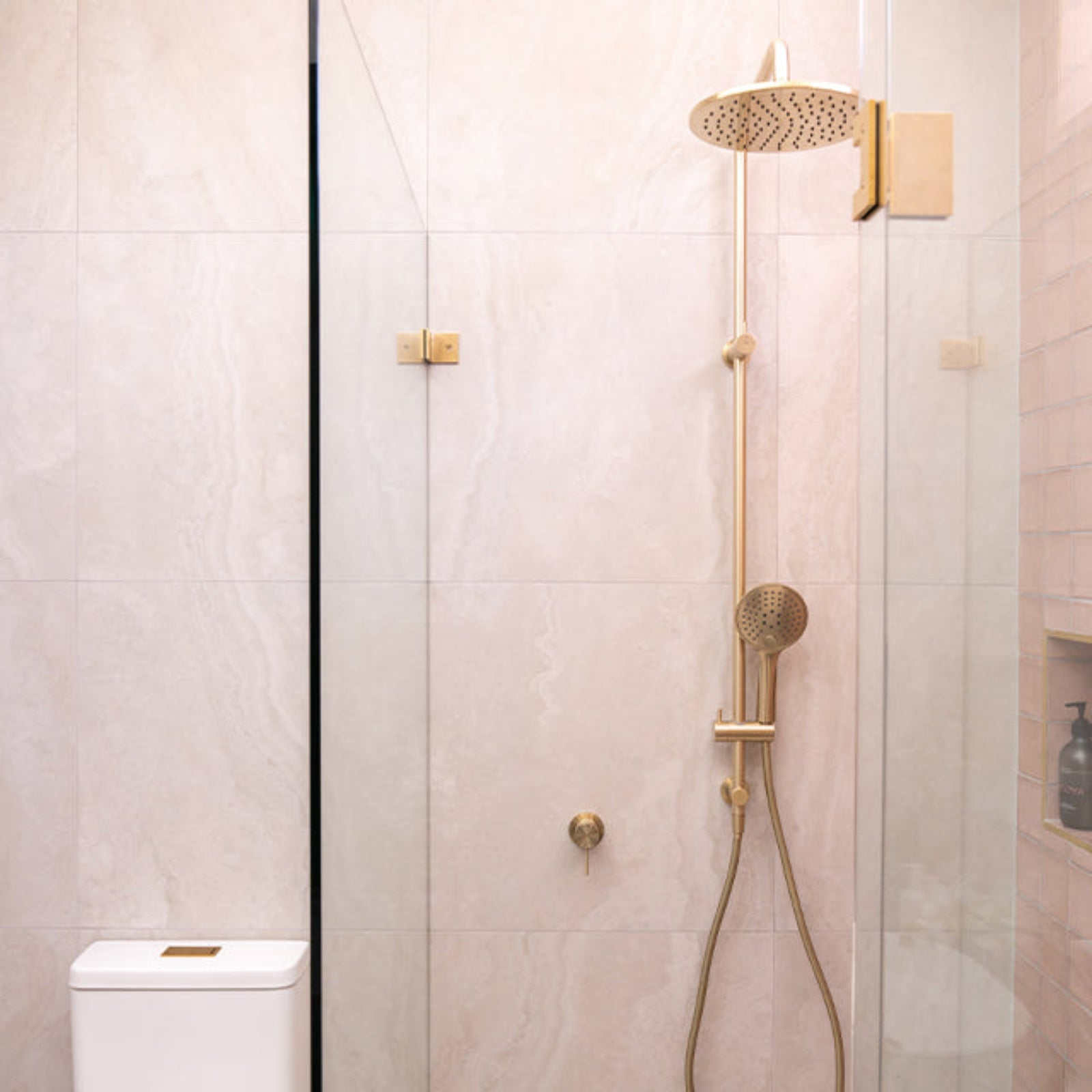 Lifestyle Pearl Ivy Vein Cut Travertine Look Tile Tech Grip 300 x 600 x 10mm Porcelain  | The Blue Space