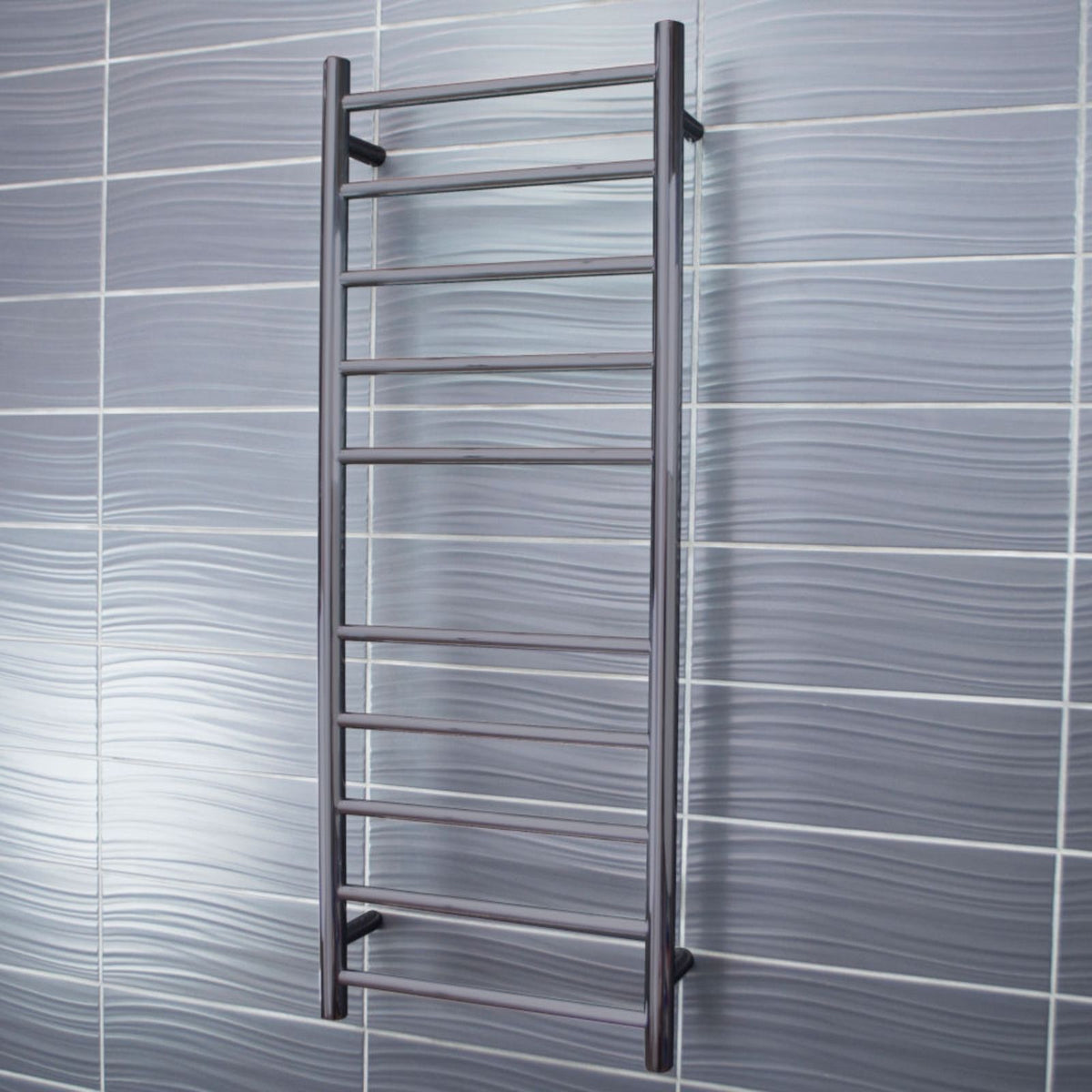 Lifestyle 1 Radiant Heated Round Ladder 430 x 1100mm Gun Metal Grey GMG-RTR430 - The Blue Space