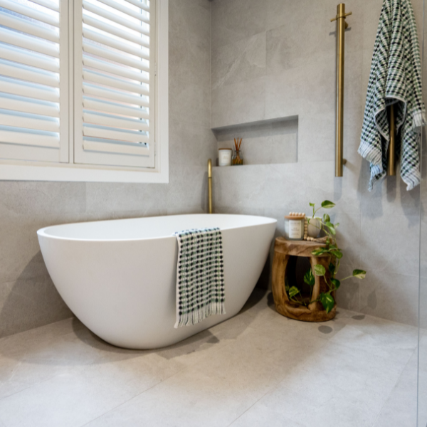 Fienza Nero 1400mm Matte White Stone Bath