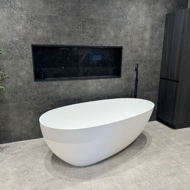 Kaskade Alice Freestanding Egg-Shaped Stone Bath Matte White
