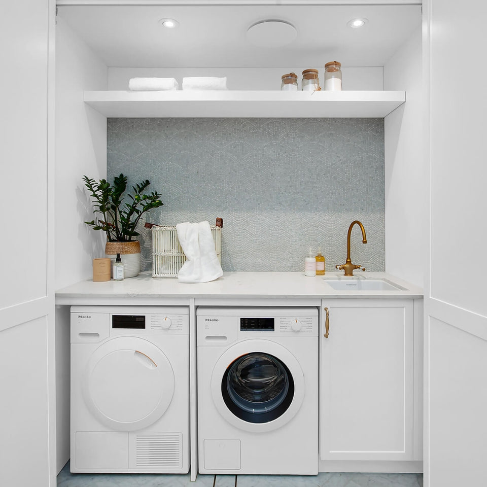 Turner Hastings Cuisine 46 x 46 Inset/Undermount Fine Fireclay Sink