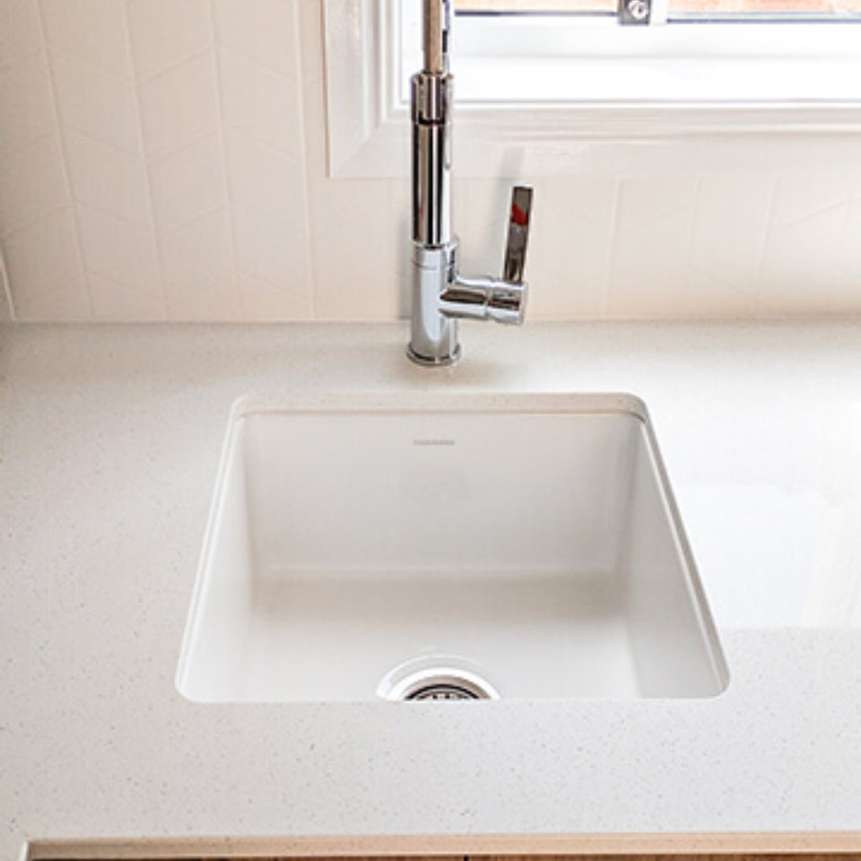 Turner Hastings Cuisine 46 x 46 Inset/Undermount Fine Fireclay Sink