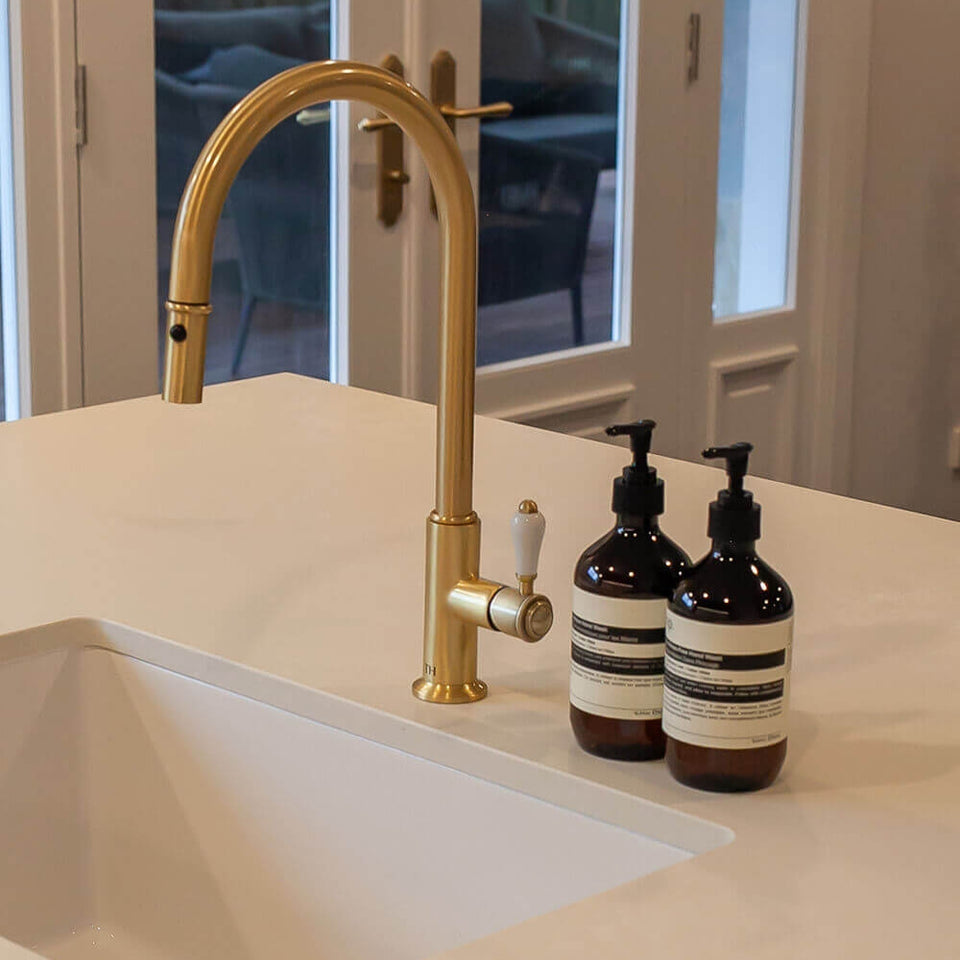 Turner Hastings Ludlow Pull Out Sink Mixer with Metal Lever Handle - Brushed Brass