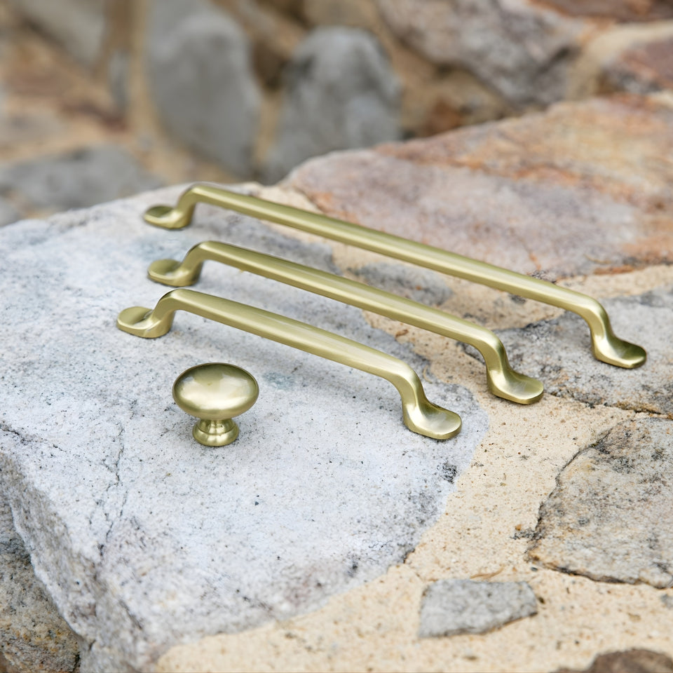 Turner Hastings Tutto 224mm Pull Handle Brushed Brass