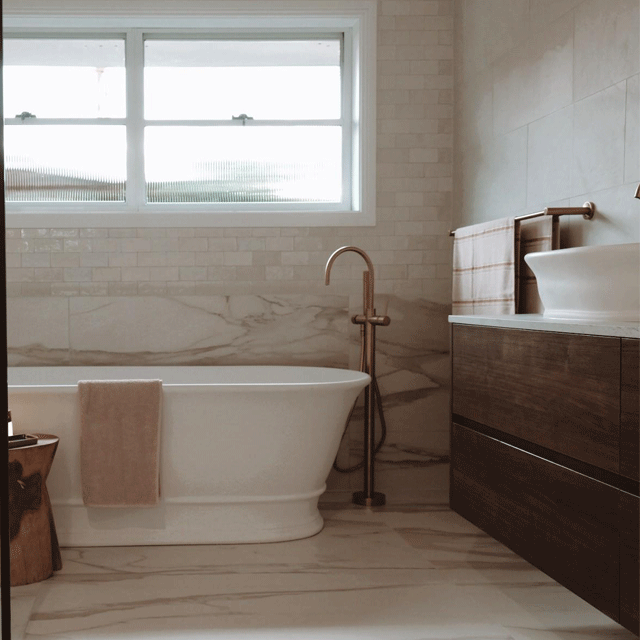 Turner Hastings Cambridge 174 TitanCast Bath and above counter basin