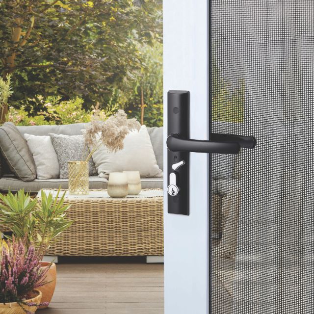 Lifestyle Yale Quattro Hinged Security Door Lock White Y8104WHDP - The Blue Space