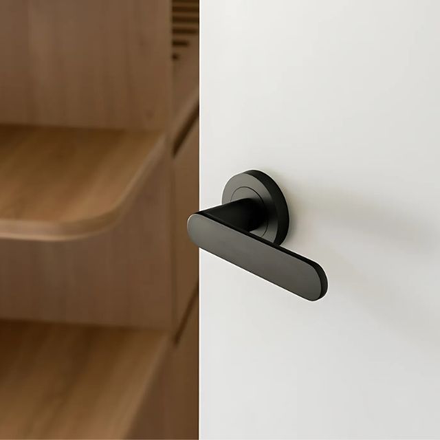 Zanda Duke Entrance Set 70mm Key/Turn Matte Black