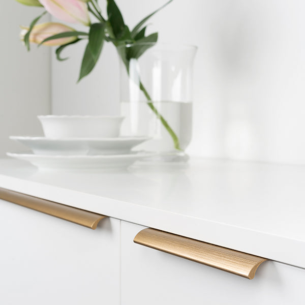 Momo Handles Ona Lip Pull Handle Dark Brushed Brass