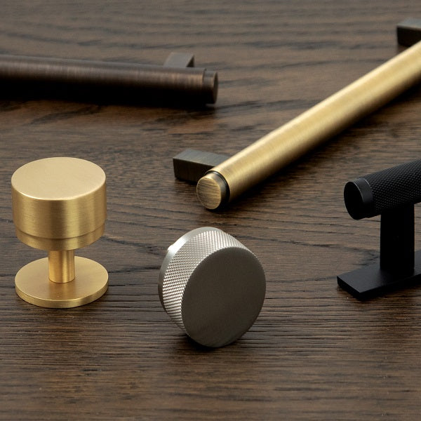 Momo Handles Bellevue Knob Brushed Nickel