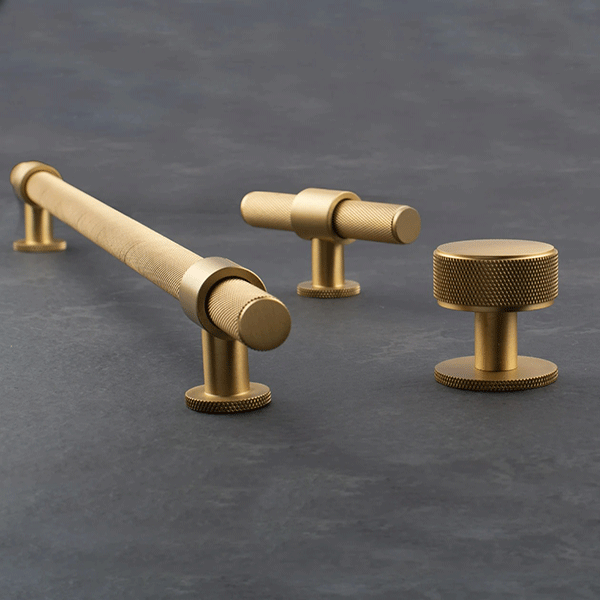 Momo Handles Belgravia Bar Pull Brushed Satin Brass