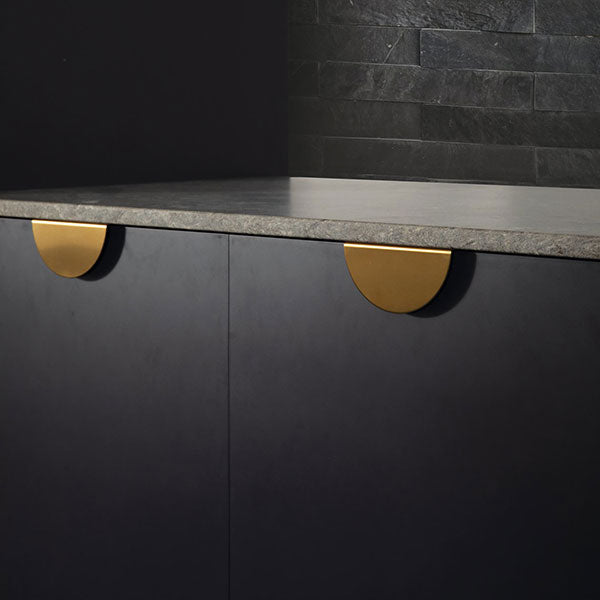 Momo Handles Sola Half Round Lip Pull Brushed Brass