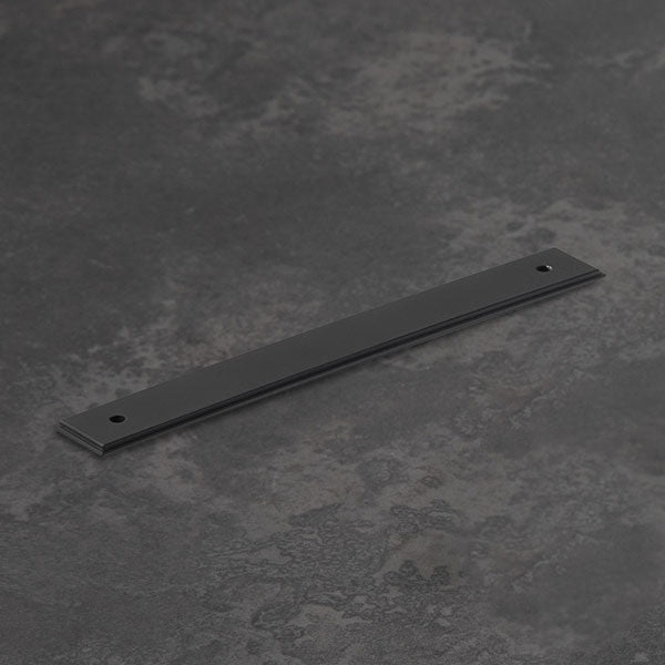 Momo Handles Barrington Backplate to Suit Bar Handle Matt Black