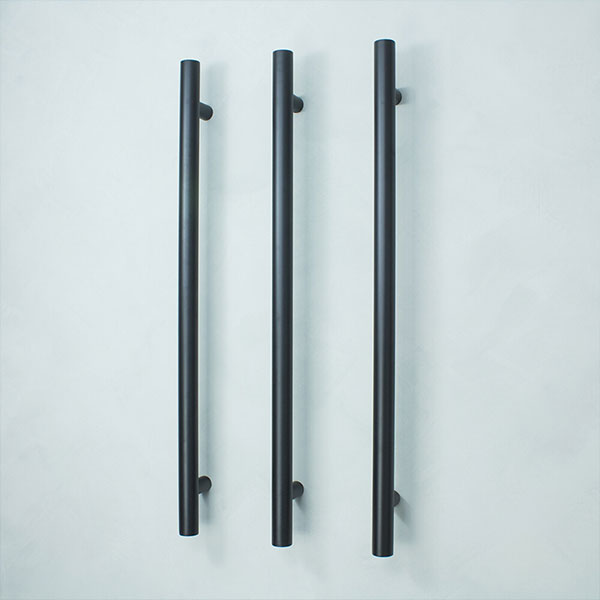 Radiant Vertical Round Single Bar Heated - Matte Black